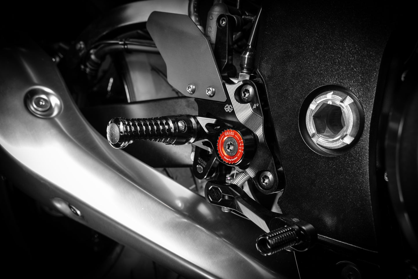 GILLES MUE2 Fußrastenanlage GSX1300R Hayabusa