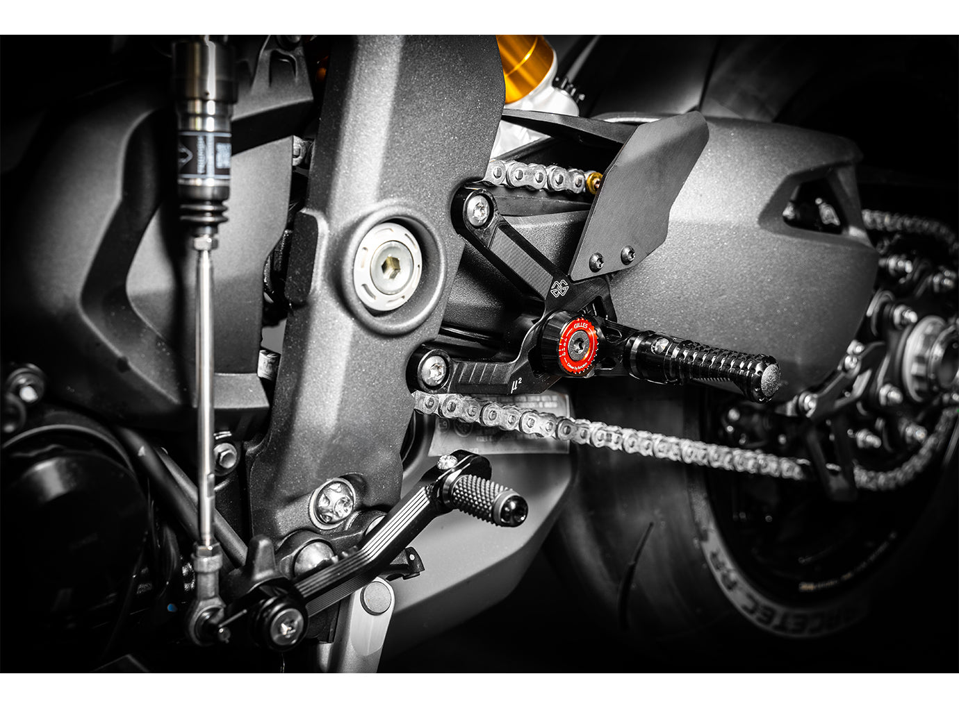 GILLES MUE2 Fußrastenanlage für Triumph Speed Trip