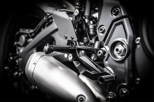 GILLES FXR Fußrastenanlage YZF-R7 RM39 schwarz