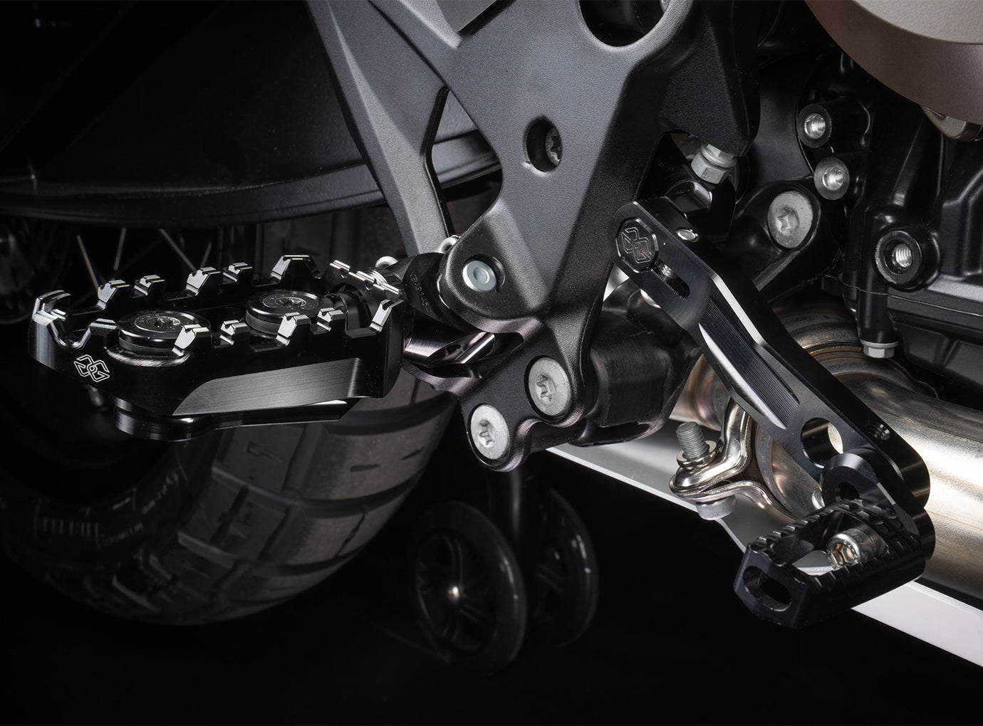 Gilles Tooling TECH-X Fußrasten, Farbe: schwarz