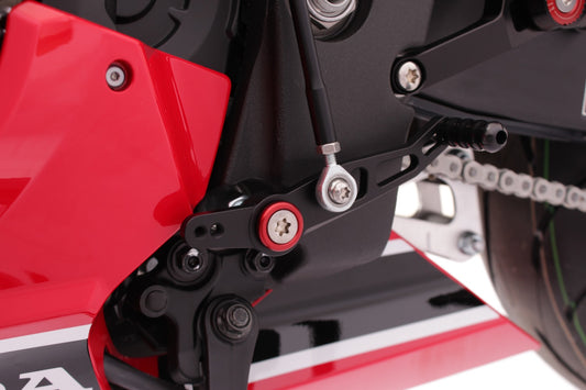 GILLES MUE2 Fußrastenanlage CBR1000RR SC77 schwarz